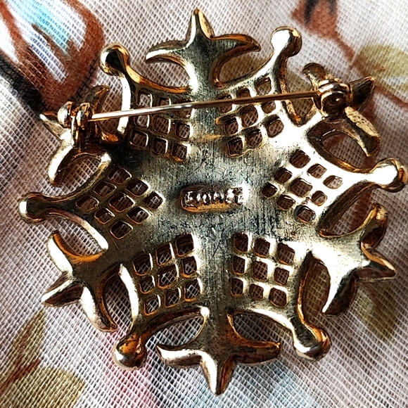 Monet Heavy Electroplate Signed Snowflake Unisex Vintage Rhinestone Brooch Pin - Picture 5 of 11